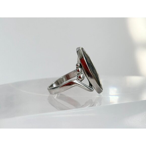 Vintage Silver Tone Abalone Mother of Pearl Mood Ring Green Hippie Ring Sz 7.75 - Picture 8 of 8